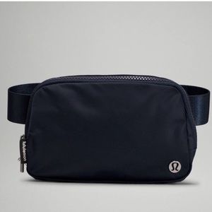 Lululemon Everywhere Belt Bag